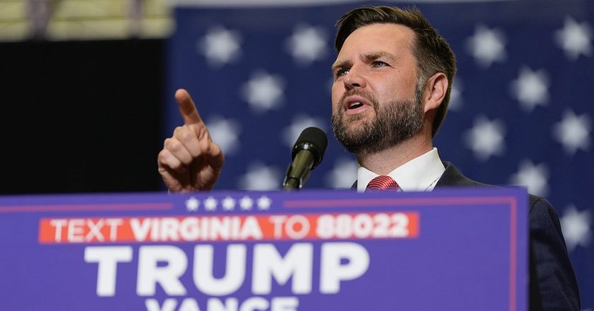 Trump’ın başkan yardımcısı adayı JD Vance: ‘Amerika Birleşik Devletleri’ni sefil, çocuksuz, kedi sahibi kadınlar yönetiyor’