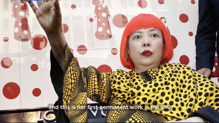 Video.  Yayoi Kusama’nın Birleşik Krallık’taki ilk kalıcı kurulumu Londra’da