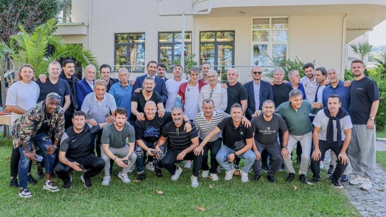 Trabzonspor eski oyuncularına öğle yemeği düzenledi