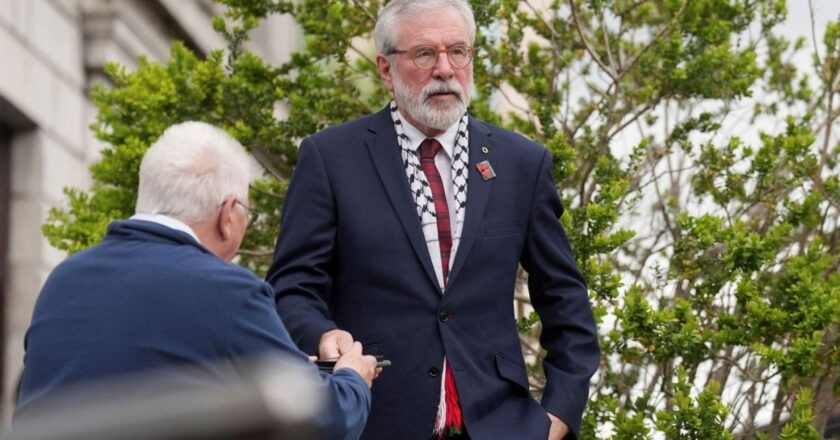 ‘Cinayeti onayladı’ davası: Gerry Adams aklandı, BBC tazminat ödeyecek