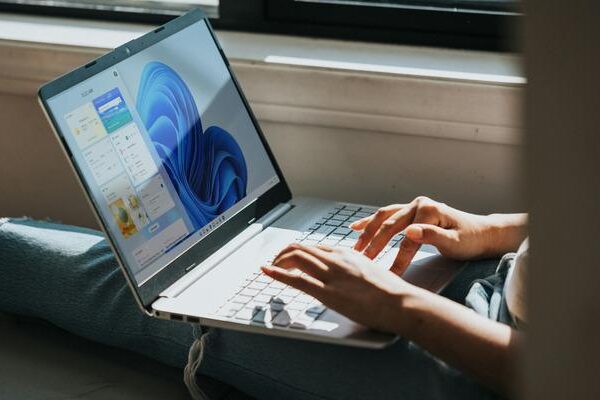 Kullanıcılara müjde! Windows 11’e pil ömrünü artıran özellik geliyor