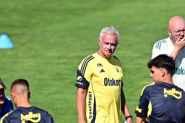 Fenerbahçe Portekiz kampında hazırlık maçına çıkıyor! Yeni transferlerden Archie Brown ilk 11 de sahne alıyor…