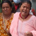 Video. Nepal’deki protestolarda ölü sayısı artarken aileler nöbet tutuyor