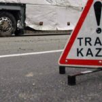 Sakarya’da otobüsle çarpışan otomobildeki 1 kişi öldü, 2 kişi yaralandı
