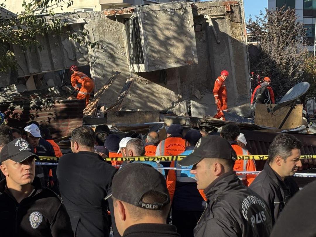 5 kişiden oluşan Bilir ailesi enkaz altında! Gebze 4'te çöken binayla ilgili korkunç açıklama