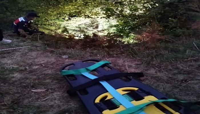 Ot biçen baba- oğul uçuruma düştü; polis memuru oğul öldü, baba yaralandı