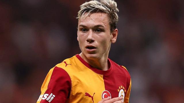 Aleksey Batrakov, Galatasaray formasıyla ilk resmi maçına çıktı